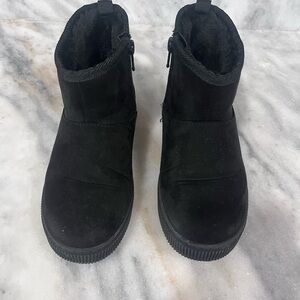 Cat & Jack Black Fleece-Lined Boots, size 11, NEVER WORN!